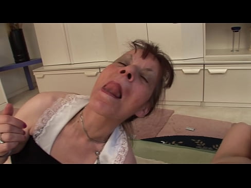 ❤️ Twee oumas en een oupa het 'n drietal Fok video  op af.pornsexphoto.ru